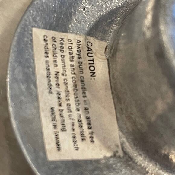 Vintage Heart shaped pewter aluminum candle holder - Picture 4 of 10